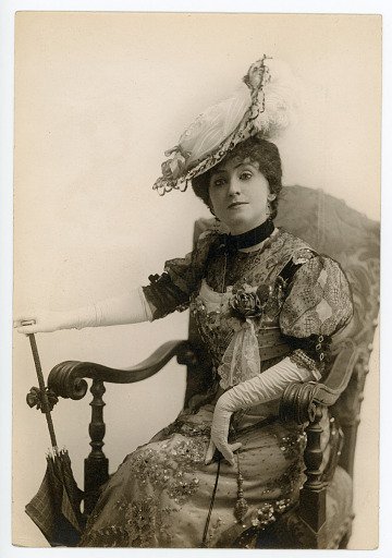 photograph Minnie Fiske in Dolce