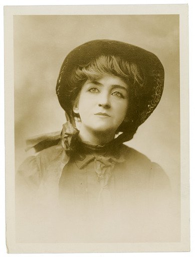 photograph Minnie Fiske in "Salvation Nell"