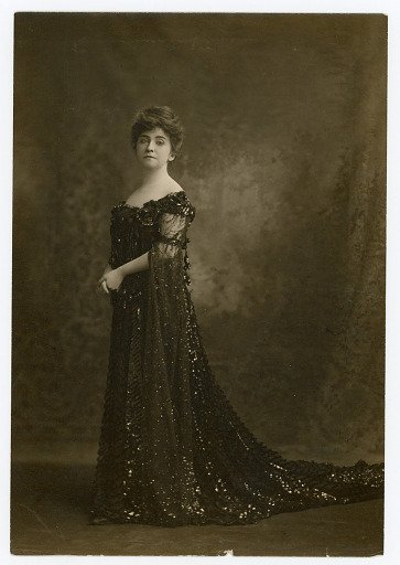 Photograph of Minnie Fiske in "Miranda of the Balcony"