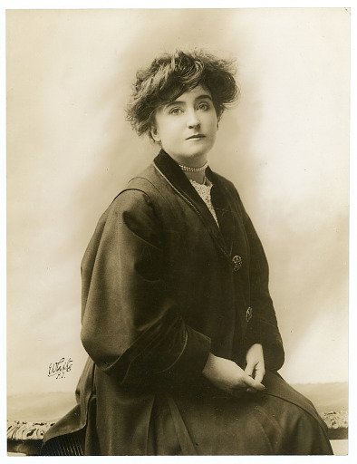photograph Minnie Fiske in unknown production