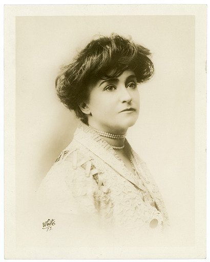 photograph Minnie Fiske in "Hedda Gabler"?