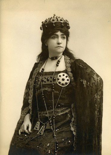 photograph of Minnie Fiske in Mary of Magdala