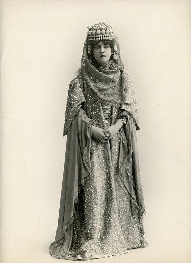 photograph Minnie Fiske in "Mary of Magdala"