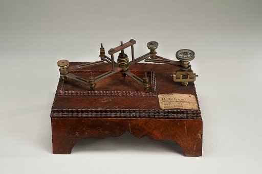 Patent model for pantographic carving machine