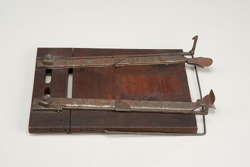Patent model for adjustable card guides for Gordon presses