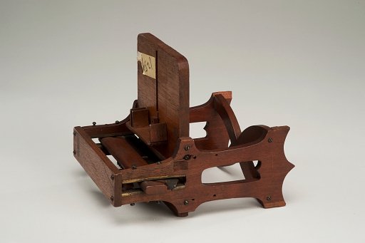 Patent model for paper cutting machine