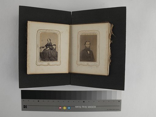 page, carte-de-visite album