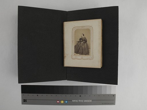page, carte-de-visite album