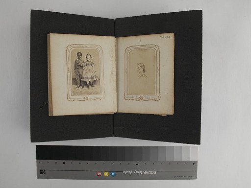 page, carte-de-visite album