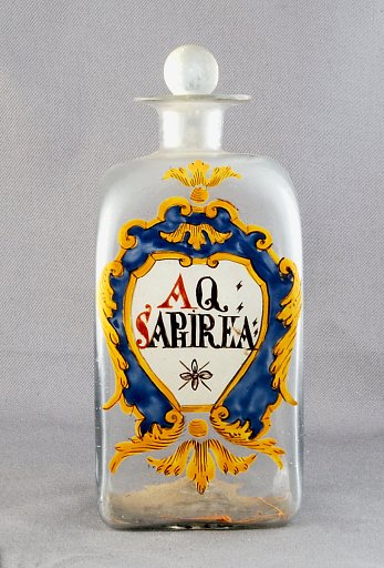 AQ SAPHIREA