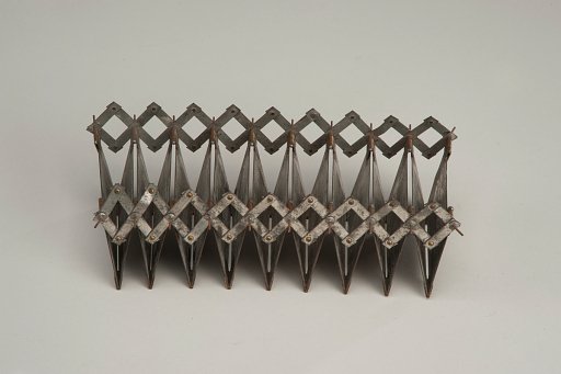 Patent model for folding concertina rack