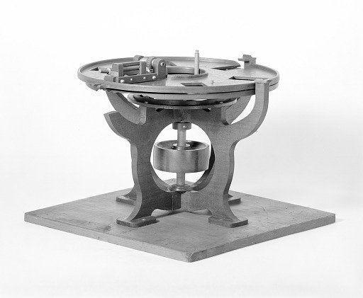 Patent model for trimming machine