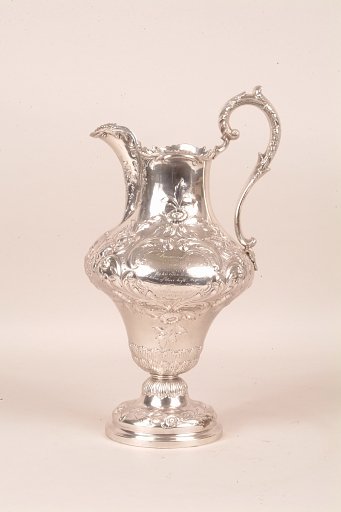 Trophy presented to Robert Tempest