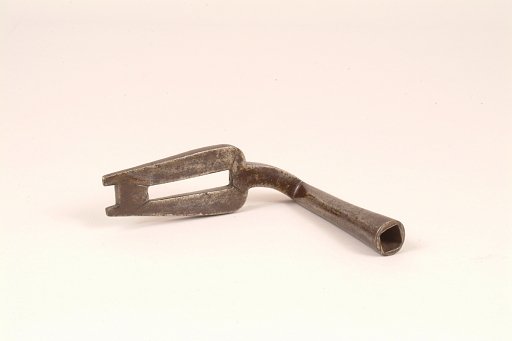 Bed Key