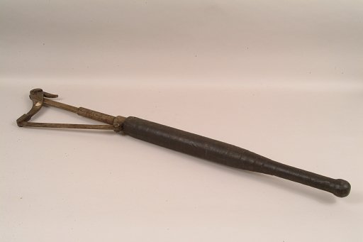 Rubber-handled Door Opener