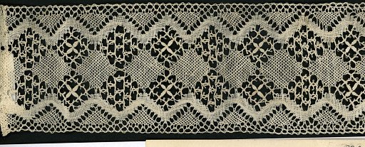Amoy Lace Guild Bobbin Lace Sample