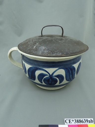 chamber pot