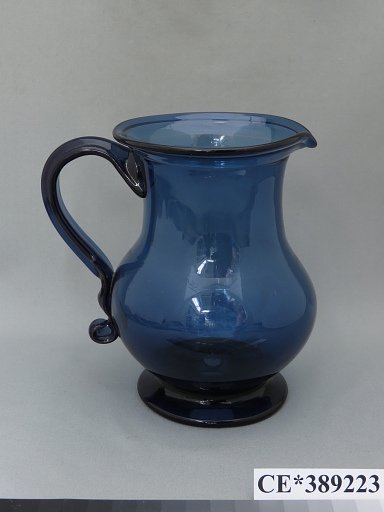 pitcher, footed