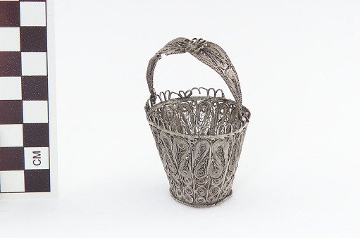 Miniature vessel