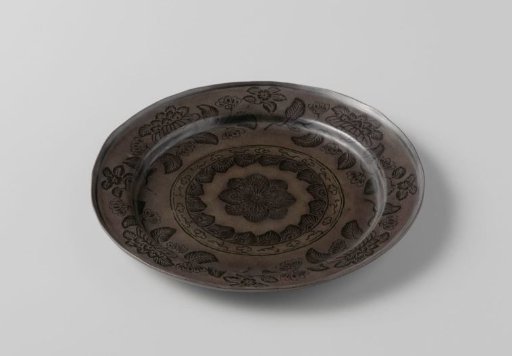 Sweetmeat dish with an antique motif