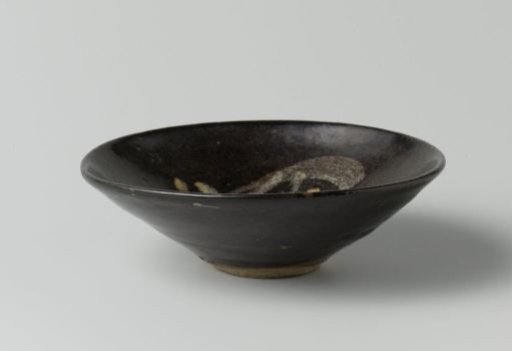 Tea bowl with a flower spray