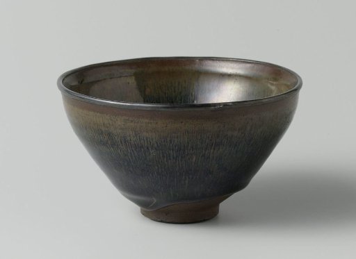 Teabowl with a 'hare's fur' glaze