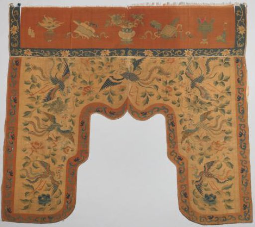 Altar cloth with symbols and polychrome, floralistic motifs