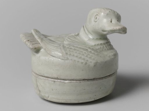 Container in the form of a bird
