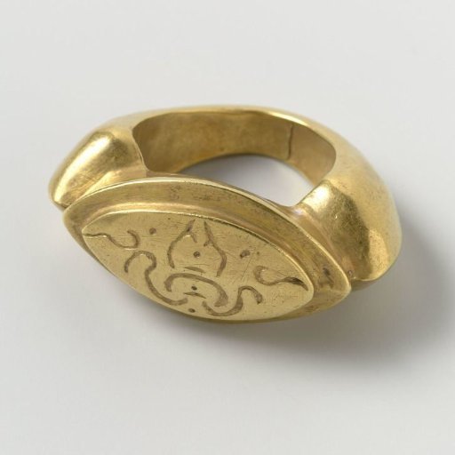Ring with shri symbol