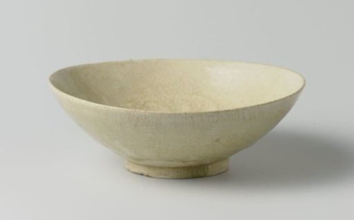 Bowl with a green glaze