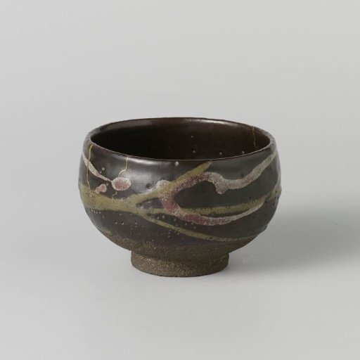 Tea bowl with green and red lines