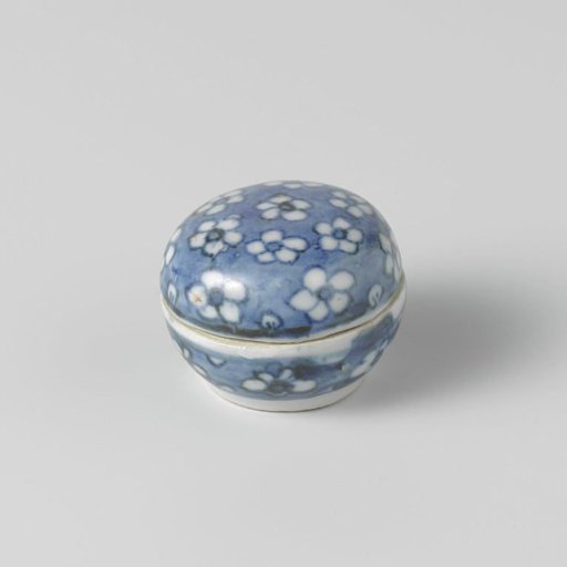 Round Box with Blossoms