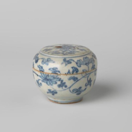 Round box with lotus scrolls