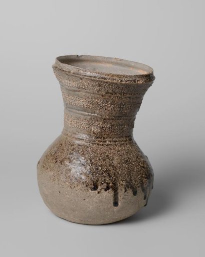 Jar with a dark green glaze