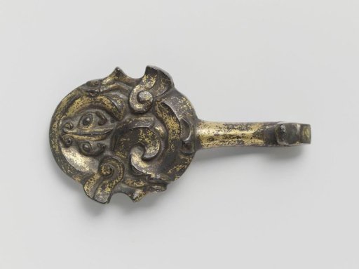 Belt hook of gilded bronze