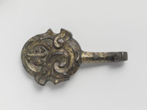 Belt hook of gilded bronze