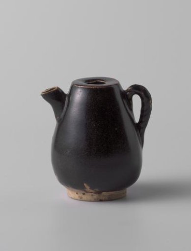 Pear-shaped ewer with a black glaze
