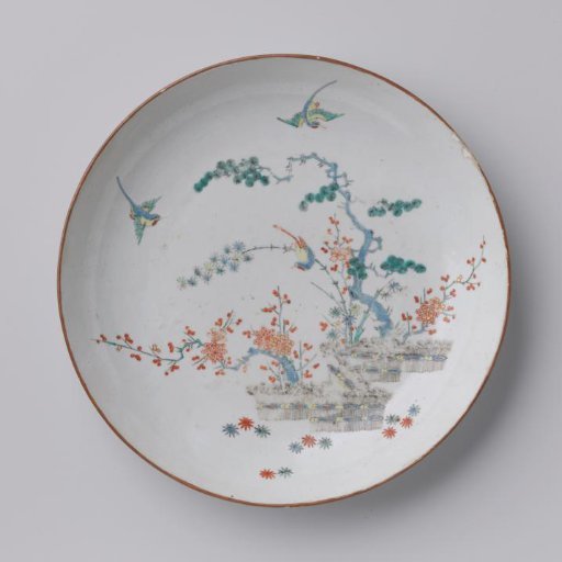 Dish with the 'three friends' and birds