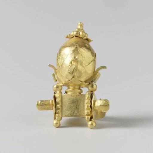 Earring in the form of a ring