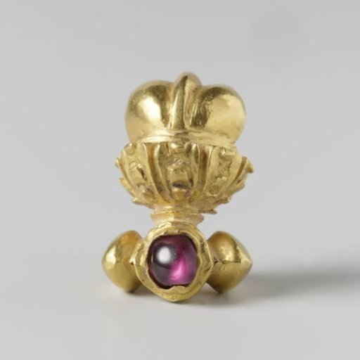 Earring in the form of a ring