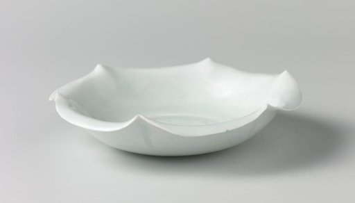 Flower-shaped Dish