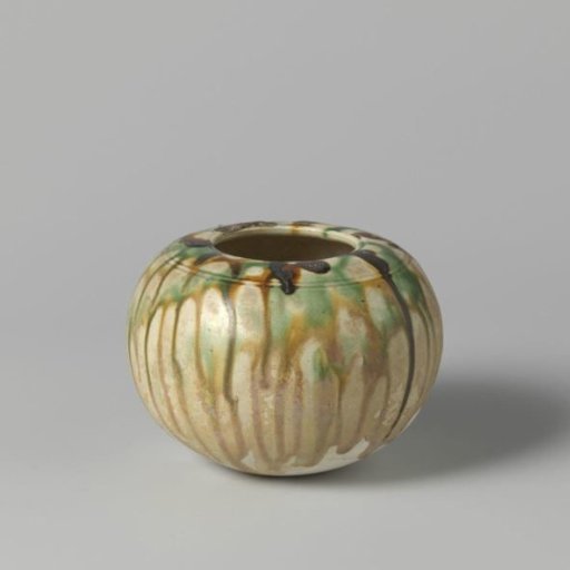 Covered jar with a three-colored glaze