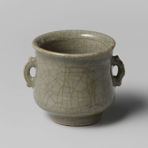 Incense burner in the shape of an archaic bronze vessel