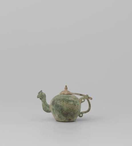 Chicken-head pitcher