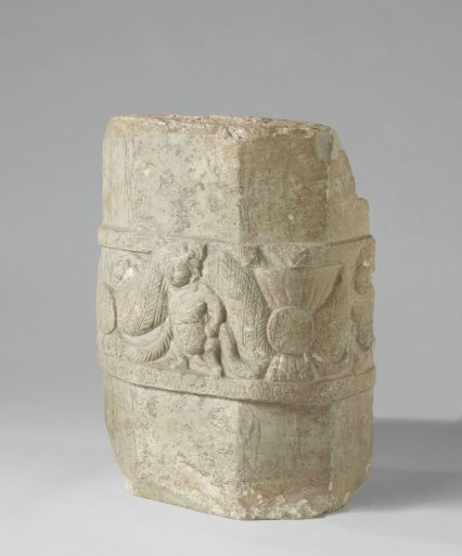 Pillar with small figures and garland