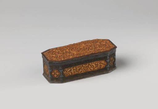 Tobacco box