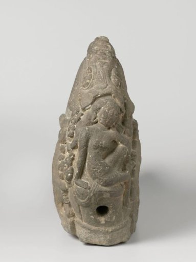 Spout in the form of a makara