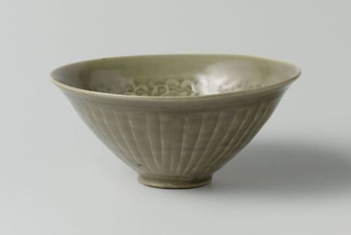Fluted bowl with floral scrolls