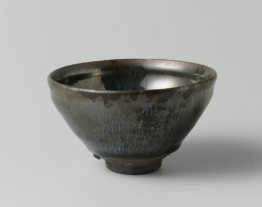 Teabowl with a 'hare's fur' glaze