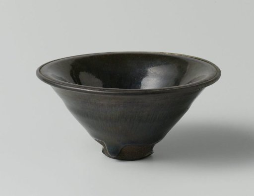 Teabowl with a 'hare's fur' glaze